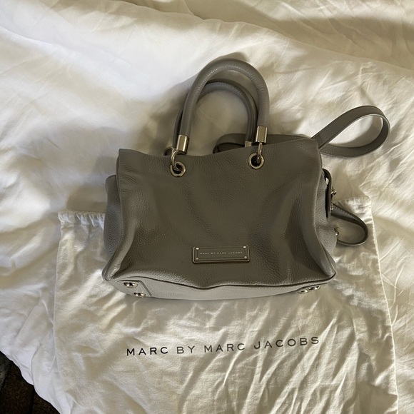 Marc Jacobs cross body bag. - Picture 2 of 4